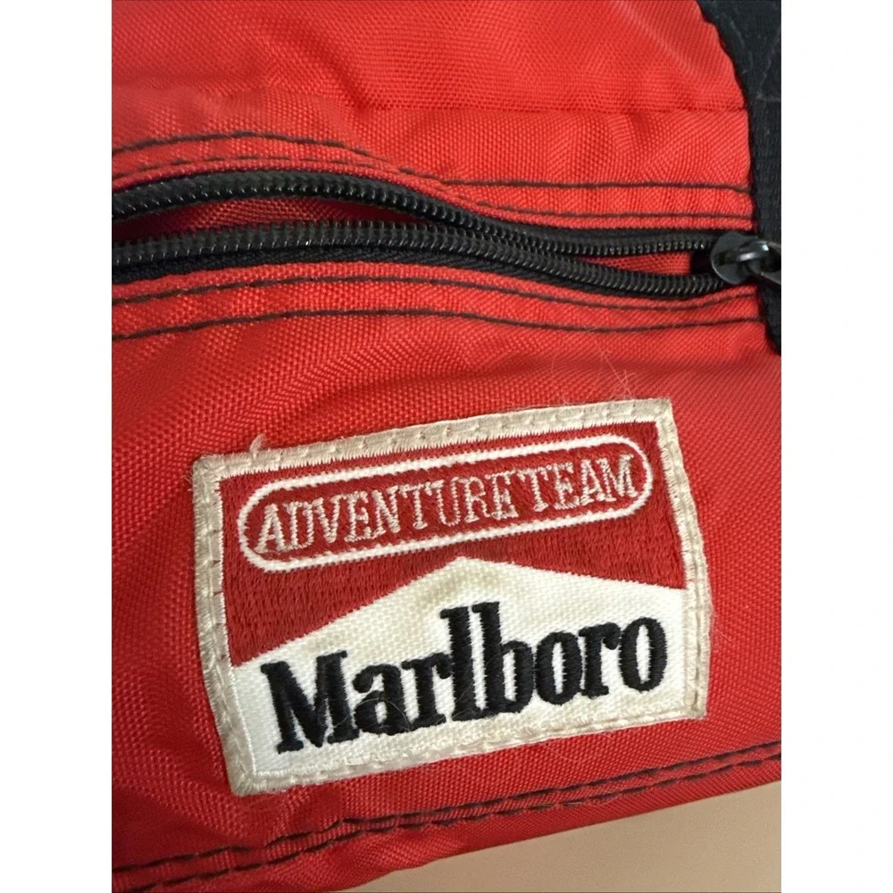 Marlboro Vintage 1992 Adventure Team Lizard Rock Insulated Cooler Bag
